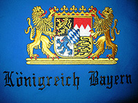 Kissen mit hochwertiger Wappen-Stickerei