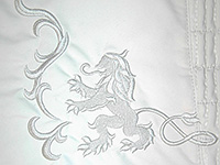 Stickerei-Motiv Weiss-in-Weiss