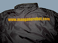 Regenjacke mit Webadresse