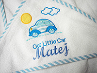 Kinder-Frottee mit Emblem bestickt