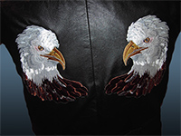 Lederjacke mit Adlerkopf-Stickerei